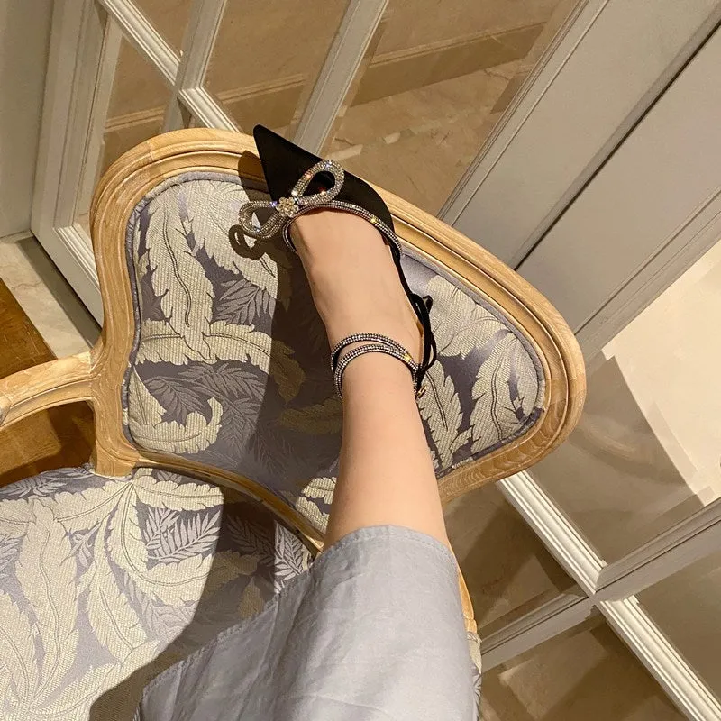 Butterfly-Knot Pointed Toe Pumps