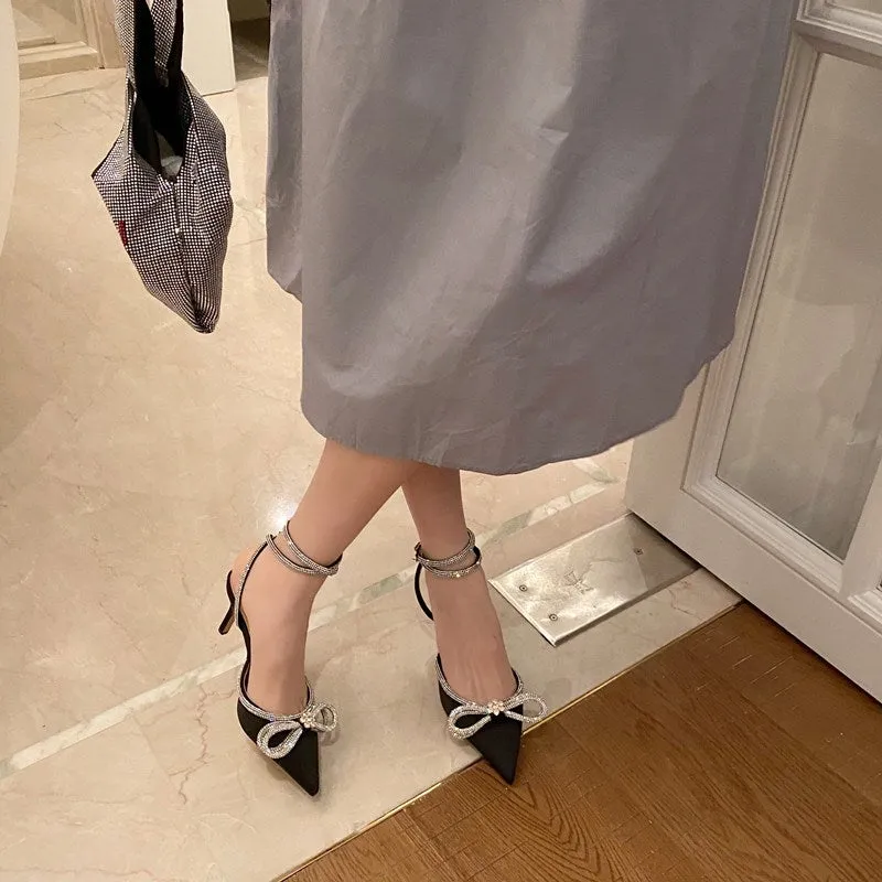 Butterfly-Knot Pointed Toe Pumps
