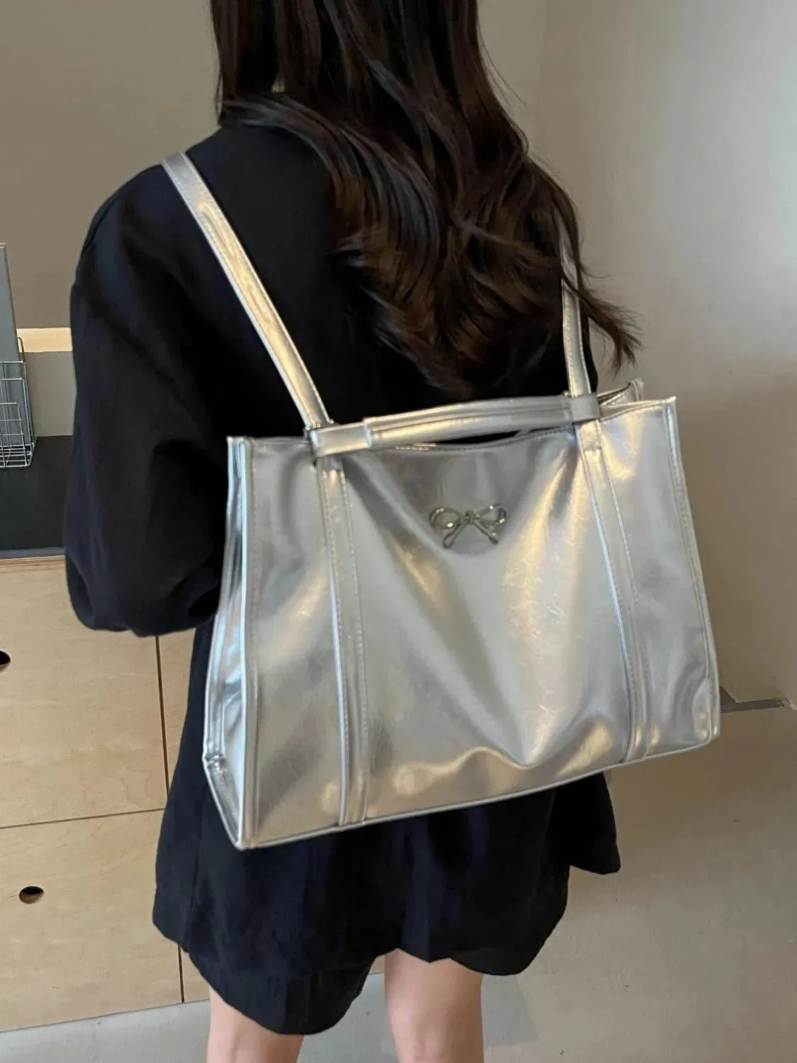 Fashionable Large PU Leather Bow Bag