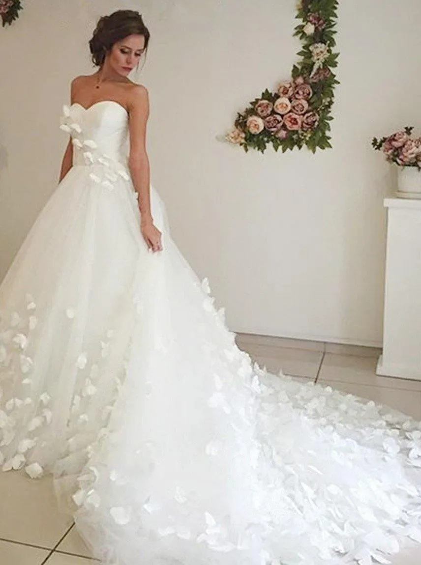 Sweetheart Court Train White Wedding Dress With Handmade Flower TN0057